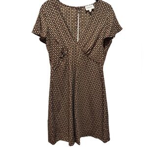 No Less Than sz S Geometric Deep V Dress